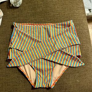 Kortni Jean medium tie front bottoms